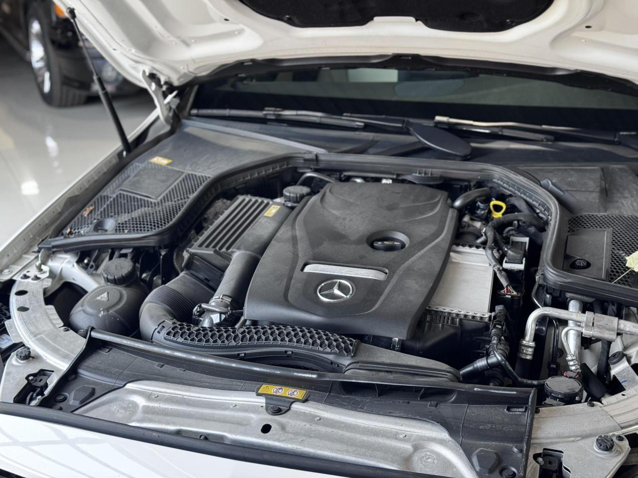 MERCEDES C300 *LOW MILLAGE*